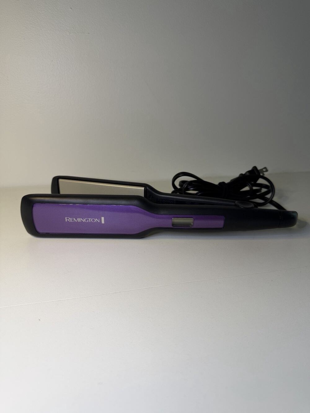 REMINGTON 1 3/4" ANTI STATIC FLAT IRON S-5520 FLOATING CERAMIC PLATE PURPLE EUC!